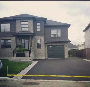 Service de pose de toiture en bardeau d'asphalte à Laval - Entrepreneur Réparation Toiture Urgence